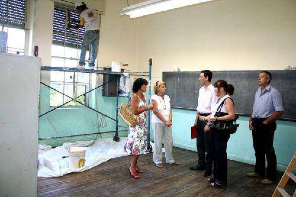 En su centenario: El municipio comenz� los trabajos de mejora edilicia en la Escuela Nro. 16