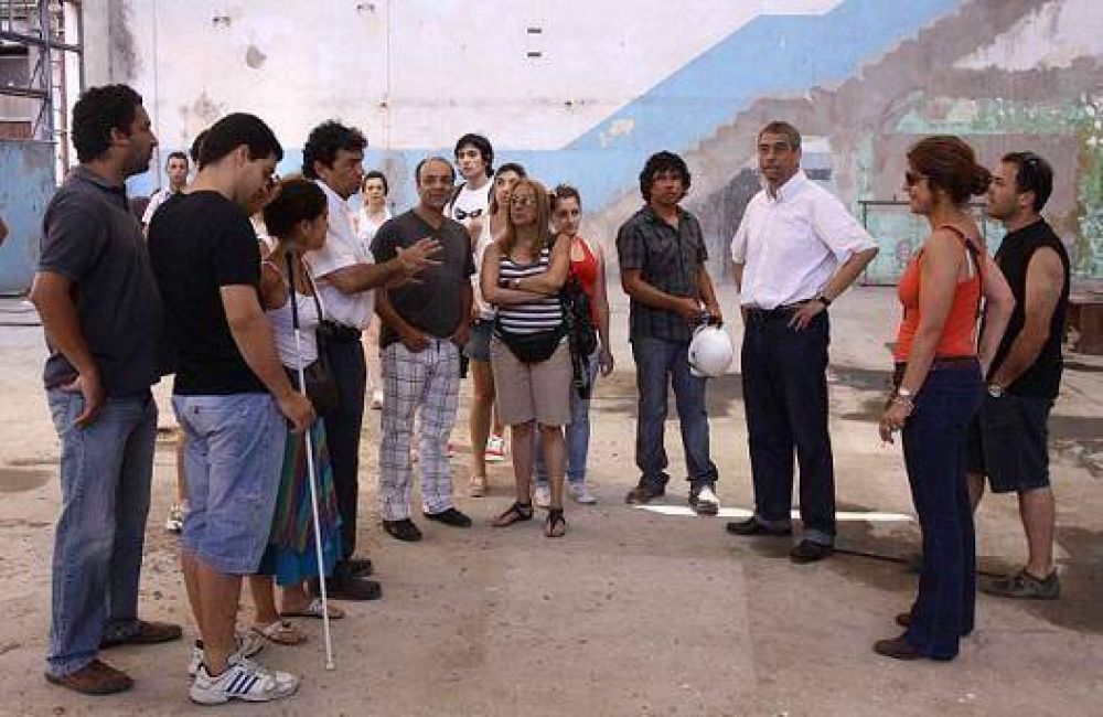 Avellaneda: Jorge Ferraresi recorri� las obras de construcci�n en el predio de la ex Papelera del Plata