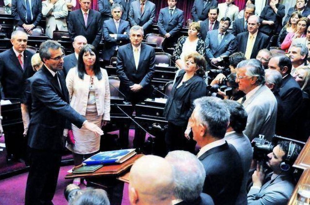Godoy, Riofr�o y Basualdo juraron como senadores