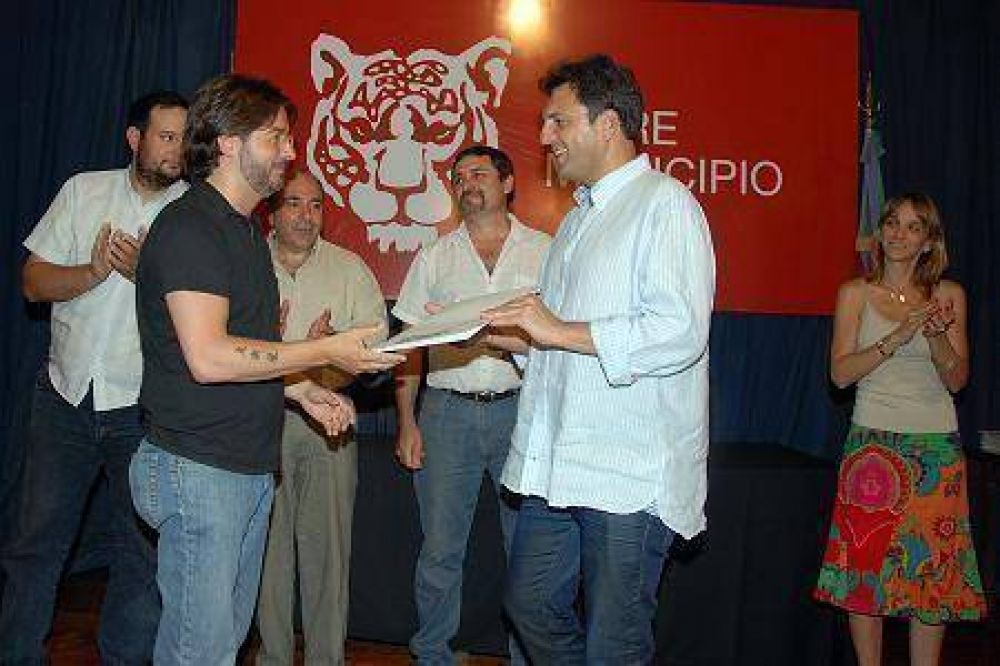 Massa entreg� personer�as jur�dicas para las ONG del Municipio de Tigre
