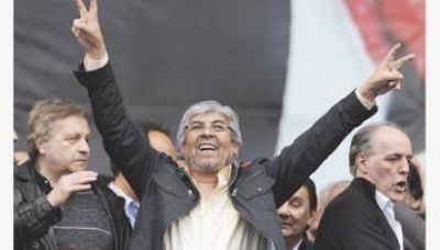Moyano re�ne de urgencia hoy a la CGT: prepara resistencia a embates de Cristina