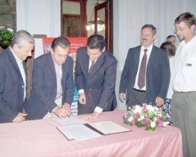 Firmaron el contrato para inicio de obras