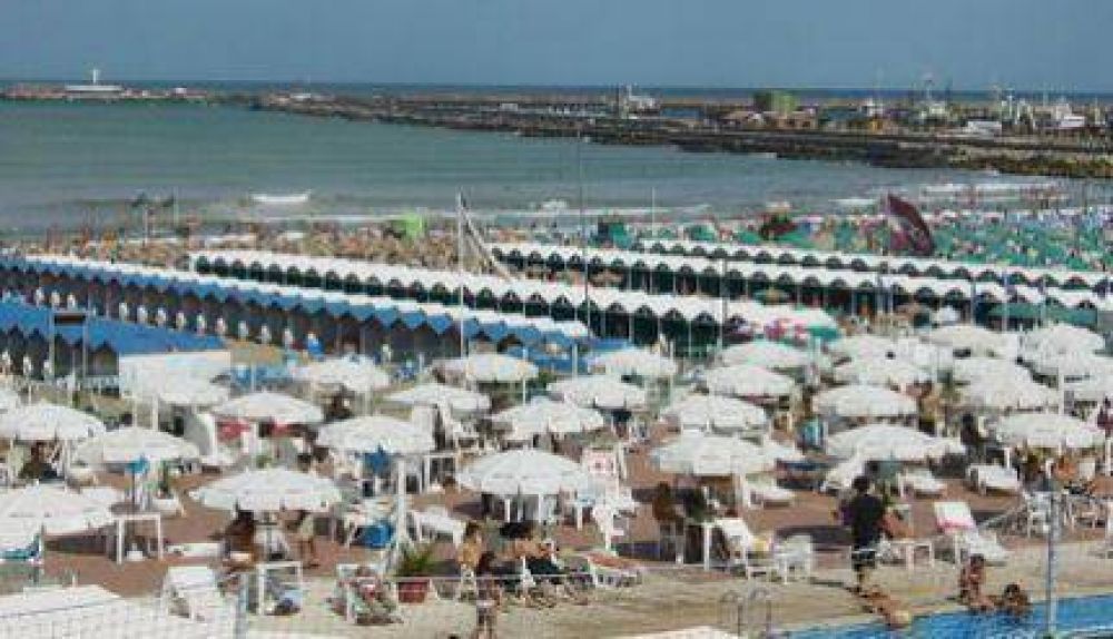 Playa Grande: R�bano le respondi� a Artime por los �sobreprecios�