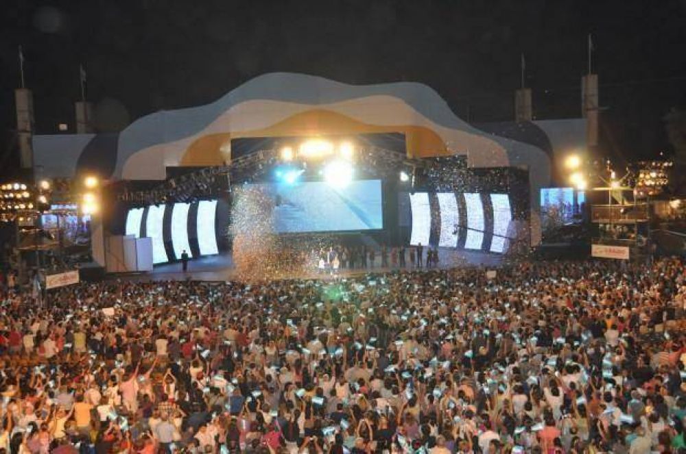 Presentan programa del festival de Cosqun 2012 en Buenos Aires