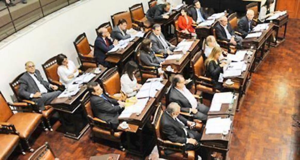 El Concejo sesion� casi 9 horas y no aprob� la suba autom�tica del boleto