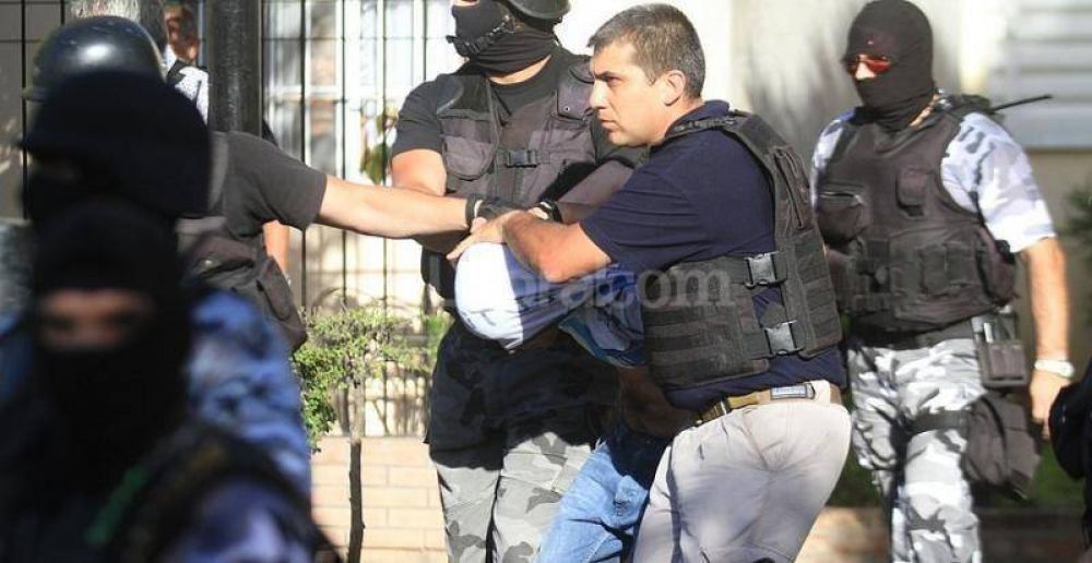Toma de rehenes en Santo Tom�