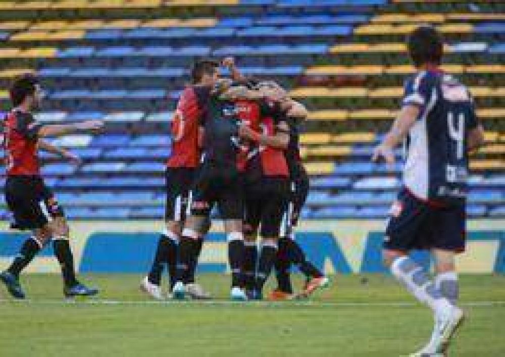Col�n con buen juego y sufrimiento sigue en la Copa Argentina