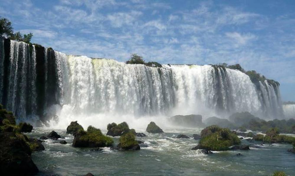 El Iguaz� ofrece adrenalina y relax al margen de las Cataratas 