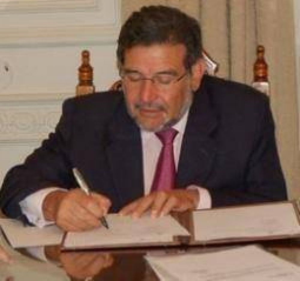 Beder Herrera le solicit� la renuncia a todo su gabinete