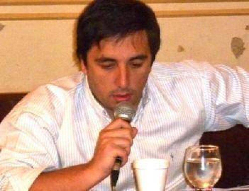Mart�n Pando: "Hasta que no se vote, no se sabe qui�n presidir� el Concejo"