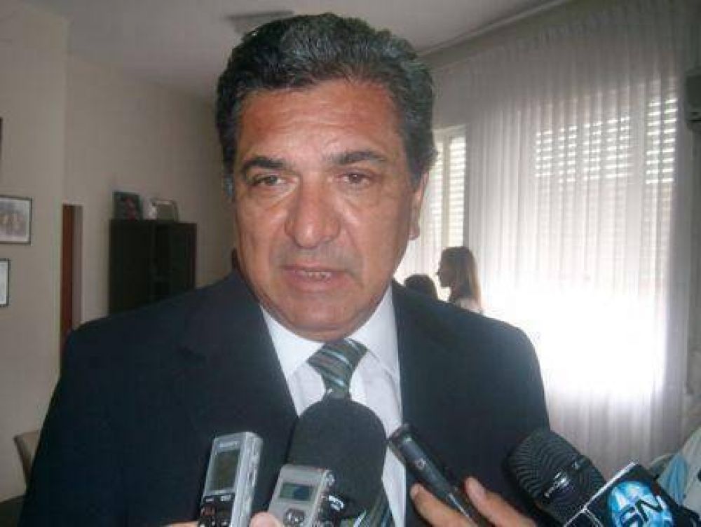 Enrique Slezack: �La oposici�n genera como una psicosis con el tema del aumento y es una mentira�