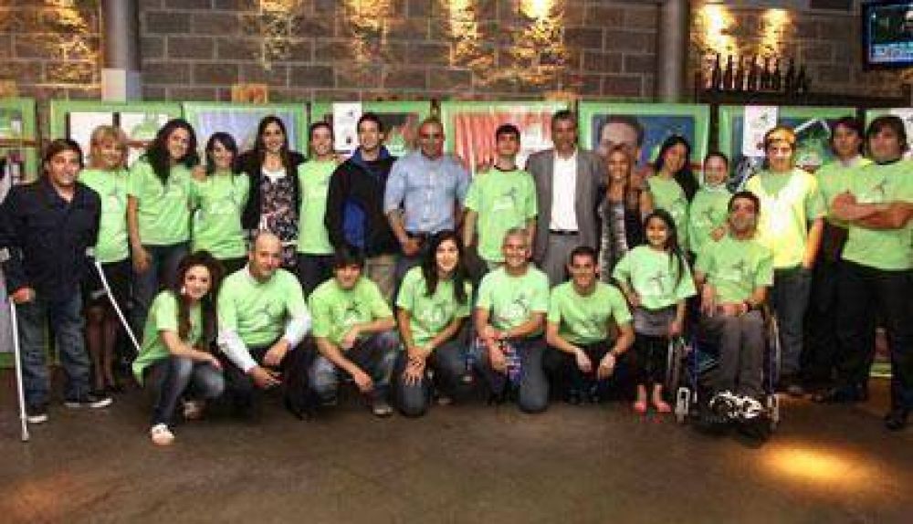 La comuna de Avellaneda organiz� una cena a beneficio de deportistas locales