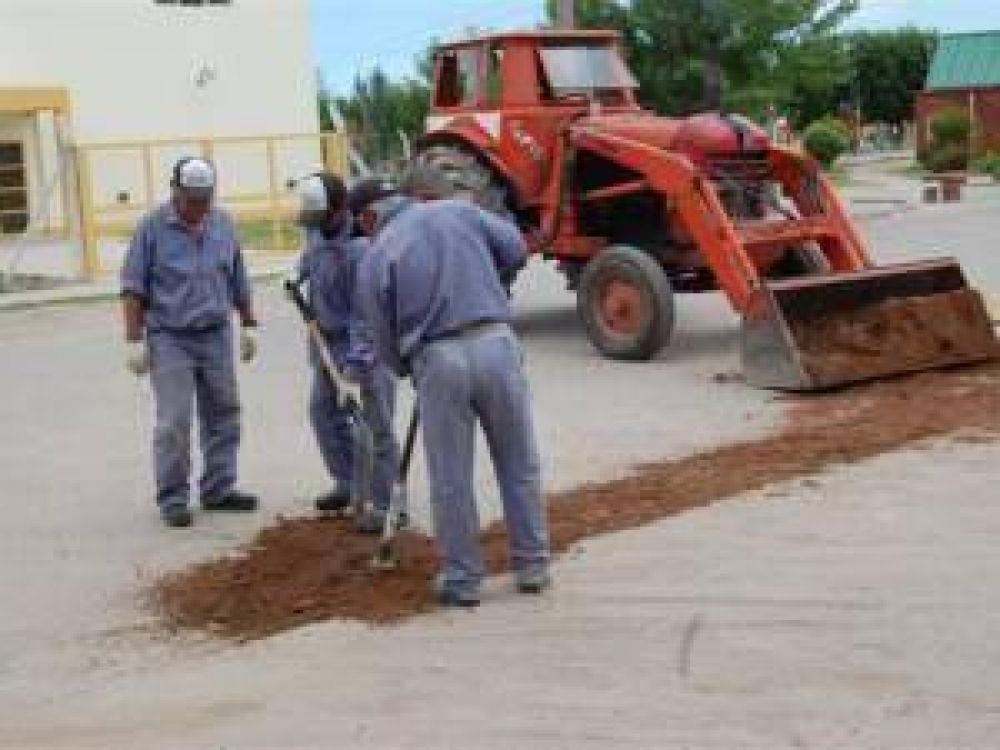 Despu�s de 17 a�os, asfaltar�n treinta y seis cuadras en Naschel