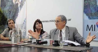 El Gobierno denunci� posible desv�o de tarjetas del plan Hambre Cero