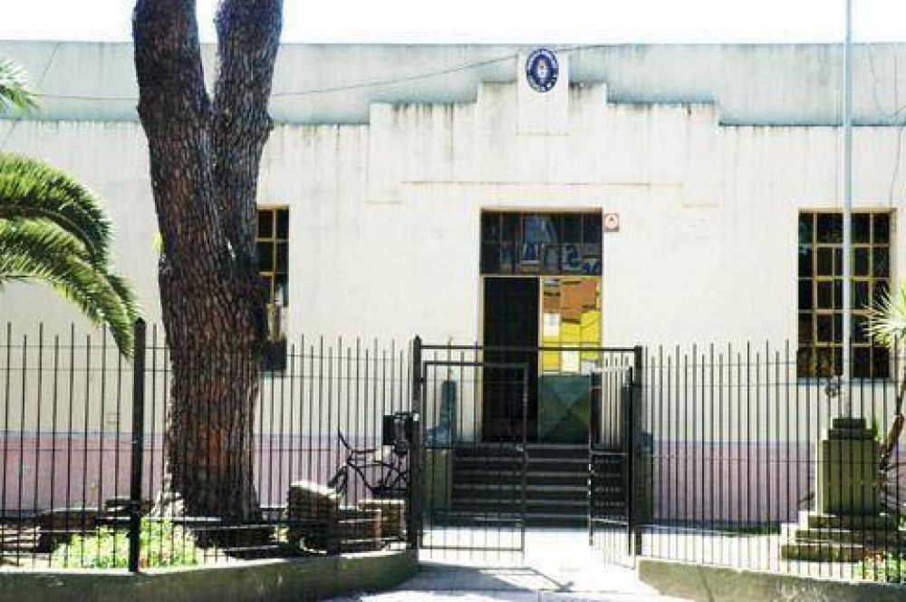 Docente deja de dar clases tras ser amenazado de muerte por un alumno