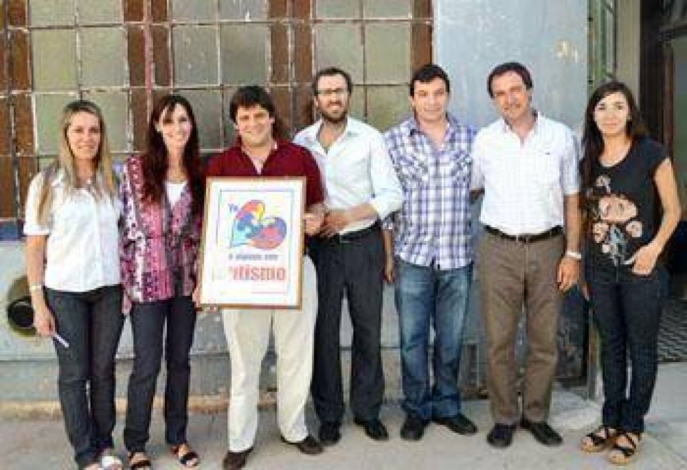 Bormioli recorri� la sede de la futura escuela para ni�os autistas 