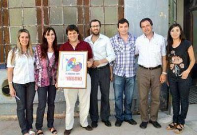 Bormioli recorri� la sede de la futura escuela para ni�os autistas 