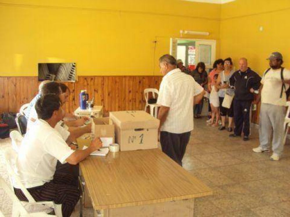 Cerca de 3 mil personas se acercaron a las urnas