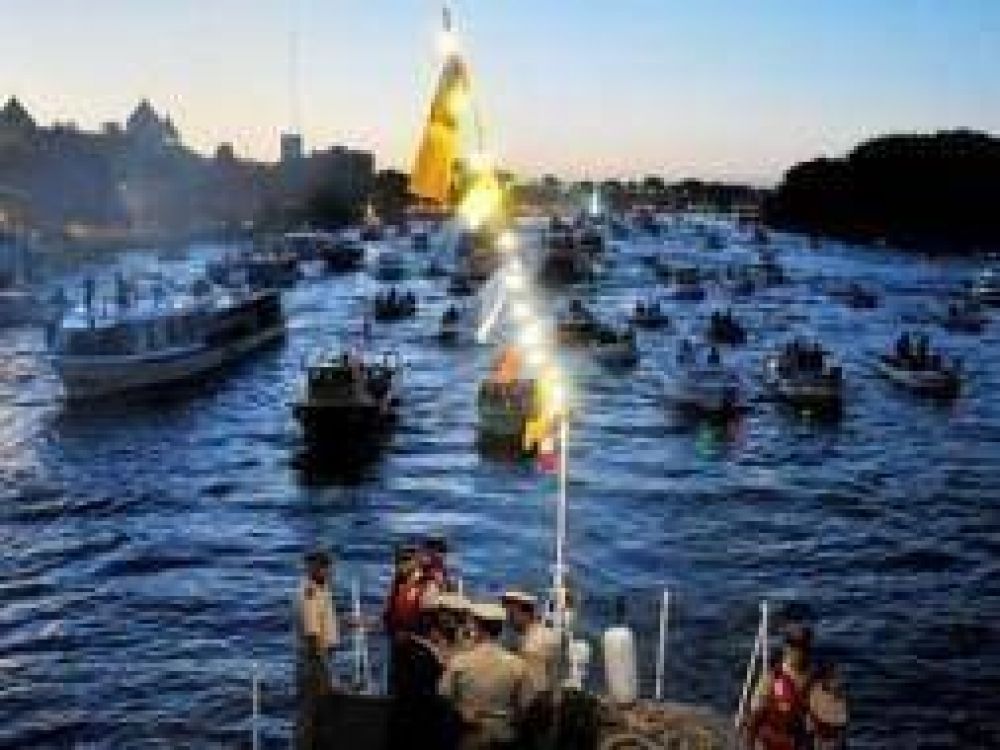 D�a de la Virgen con procesi�n n�utica y show de Diego Torres en Tigre