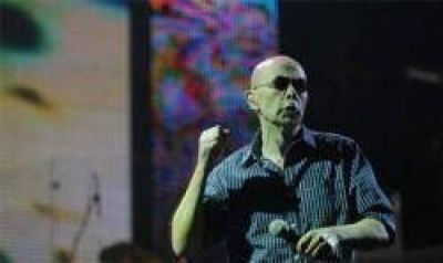 El Indio Solari hizo delirar a miles de seguidores en Tandil