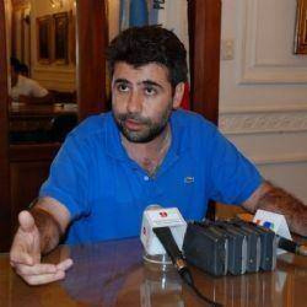 Fuerte control estatal sobre la planta de empleados contratados