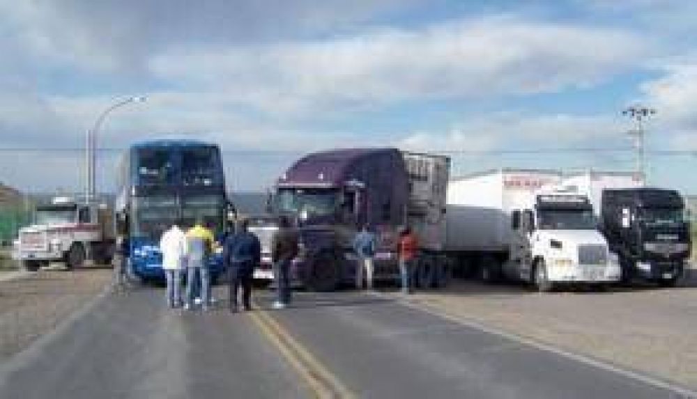 Se produjeron 436 cortes de v�as p�blicas en Noviembre. Santa Cruz en tercer lugar y San Luis el menos conflictivo