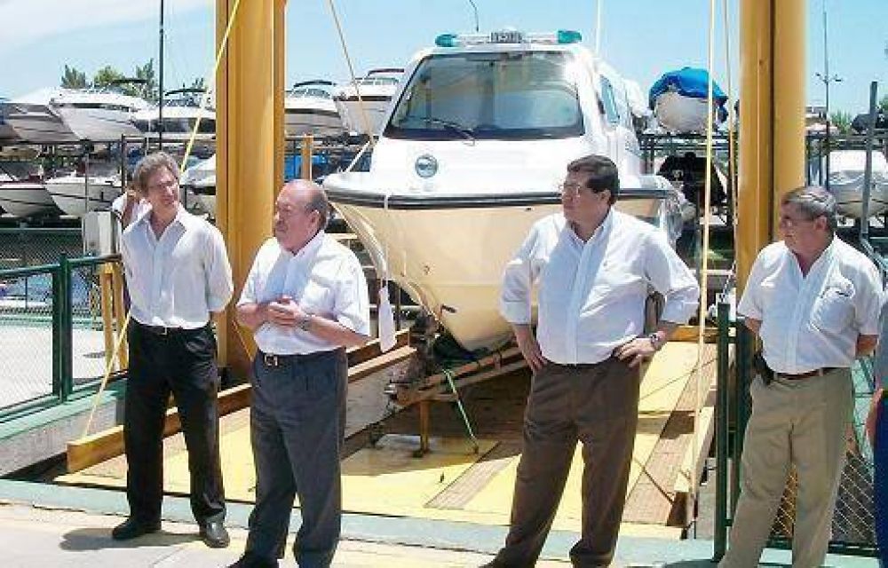 Nueva lancha ambulancia en funcionamiento para las Islas