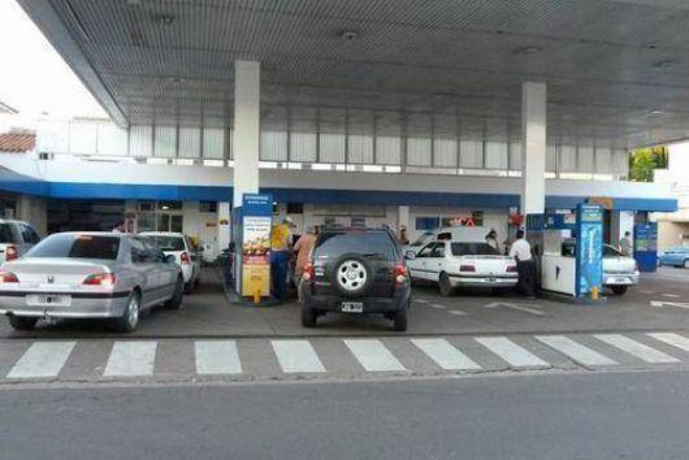 Alto acatamiento al paro en las estaciones de servicio