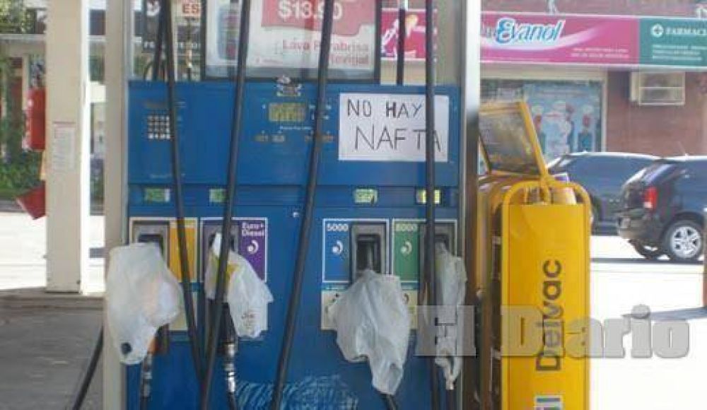 A los habituales problemas para conseguir nafta se sum� un paro 