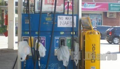 A los habituales problemas para conseguir nafta se sum� un paro 