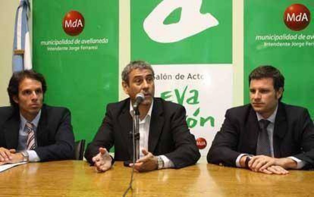 El Intendente realiz� la firma de escrituras para la entrega de t�tulos de propiedad