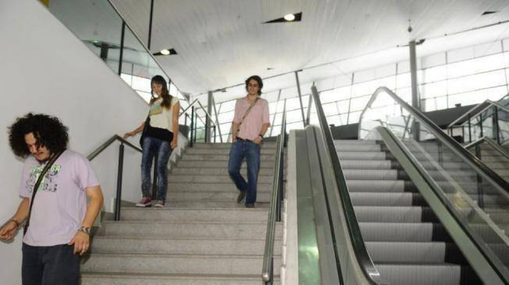 La nueva Terminal todav�a funciona a media m�quina