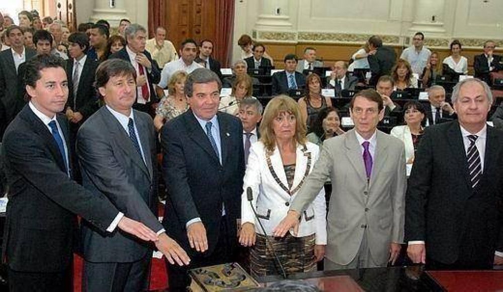 Asumieron ayer los nuevos legisladores con mandato hasta 2015