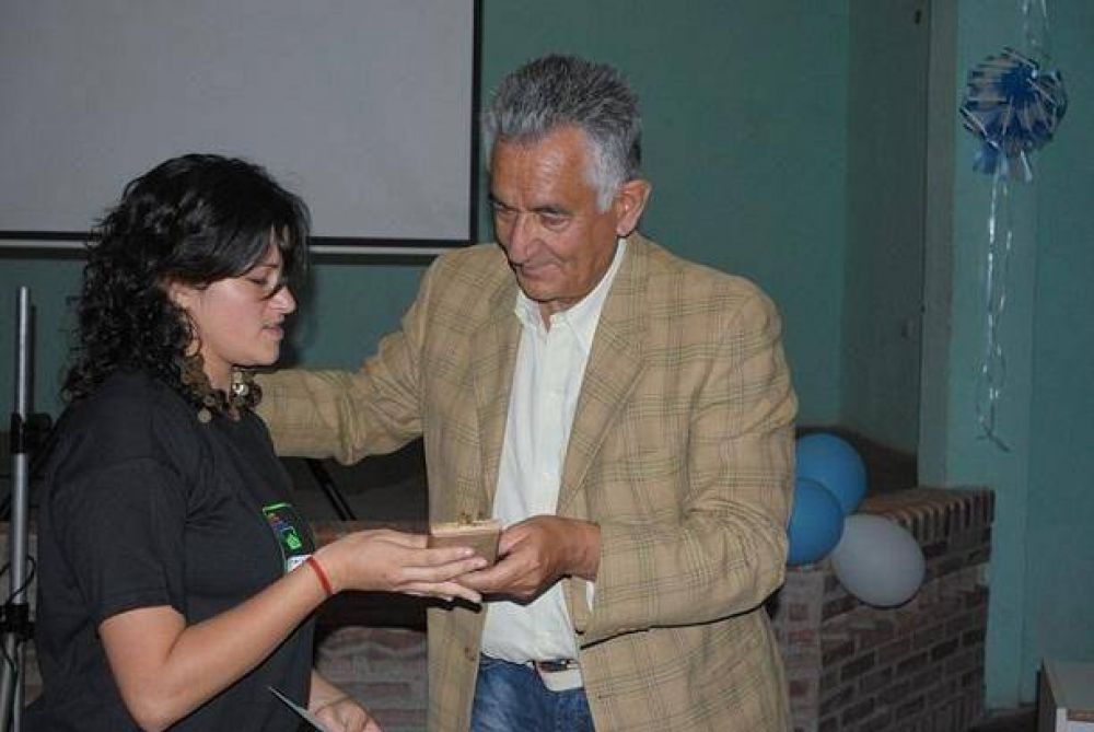 Obras de agua potable, alumbrado p�blico, salud e inclusi�n digital en Juan Jorba