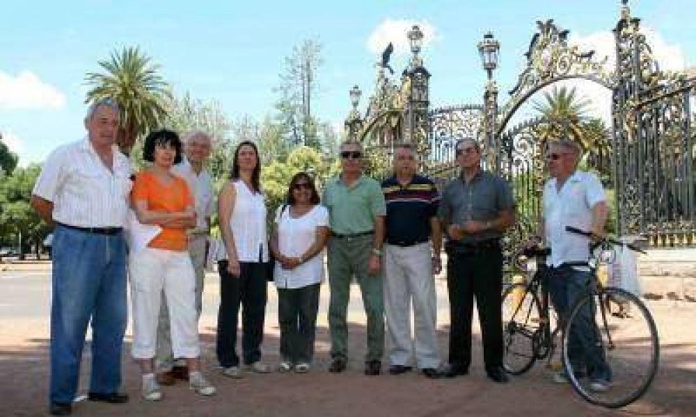 Piden a P�rez revocar la cesi�n de tierras a Independiente Rivadavia