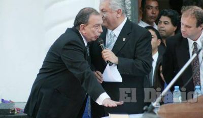 Arman un acto multitudinario para la reasunci�n de Z�ccaro