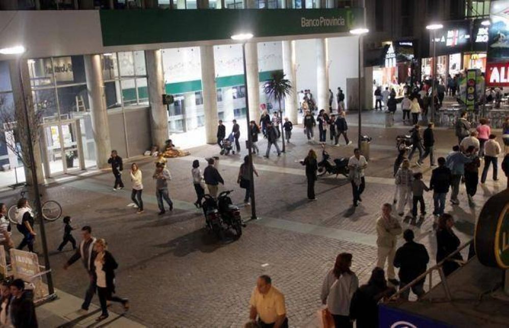 La peatonal San Mart�n con nuevas luminarias