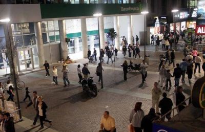 La peatonal San Mart�n con nuevas luminarias