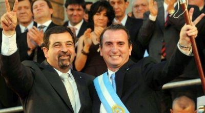 P�rez asumi� la gobernaci�n con una promesa de mayor di�logo