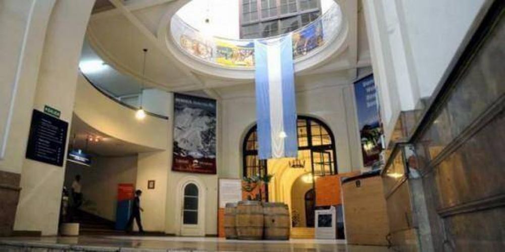 La remodelaci�n del edificio de la Secretar�a de Turismo genera pol�mica
