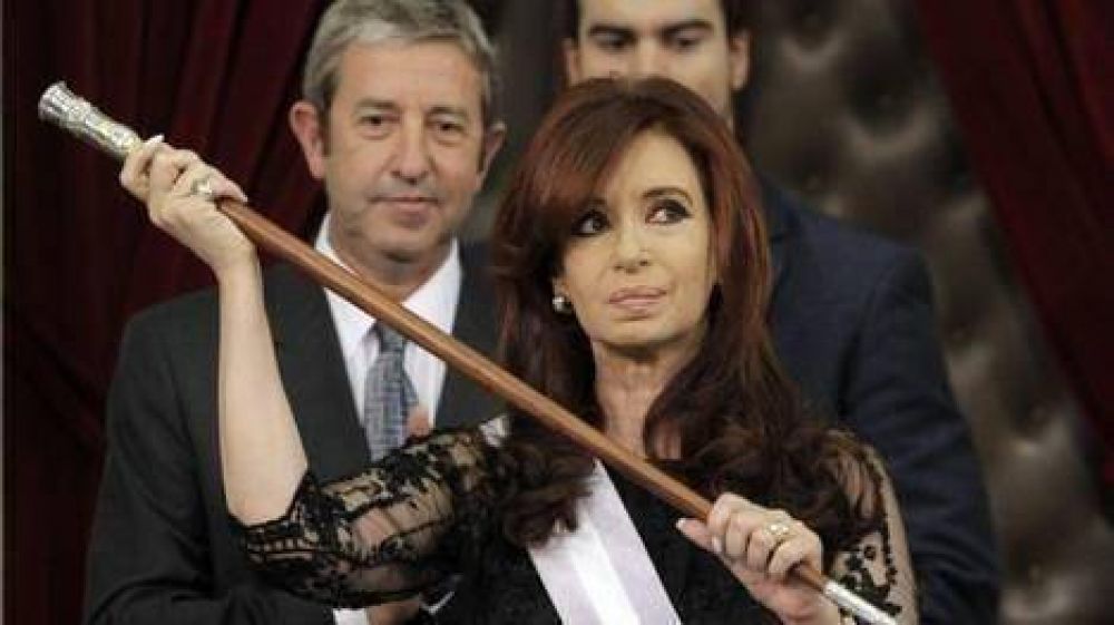 Cristina jur� con referencias a N�stor Kirchner y fuera de todo protocolo