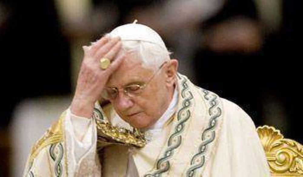 Piden al Papa retractarse por el caso del obispo nazi