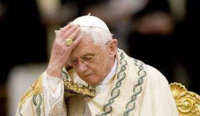 Piden al Papa retractarse por el caso del obispo nazi