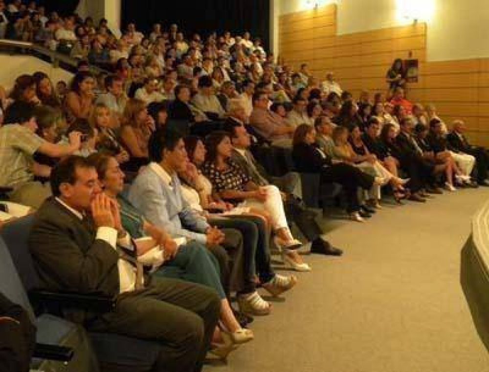Carlos Schepens asumi� como Intendente