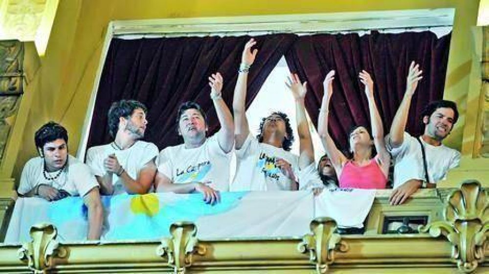 La C�mpora desplaz� al PJ y fue otra gran protagonista de la jura