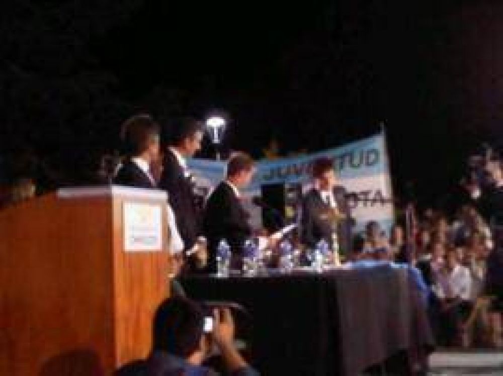 Como para seguir con la l�nea de Cristina, Pittelli tambi�n jur� por N�stor Kirchner
