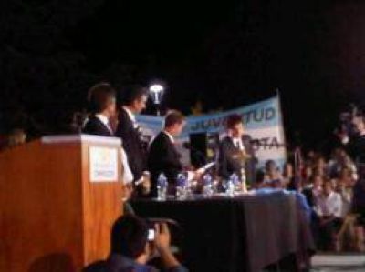 Como para seguir con la l�nea de Cristina, Pittelli tambi�n jur� por N�stor Kirchner