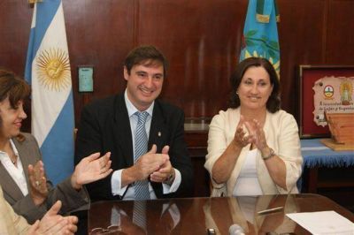 LUJ�N - EL DR. OSCAR LUCIANI ASUMI� EL MANDATO DEL EJECUTIVO MUNICIPAL