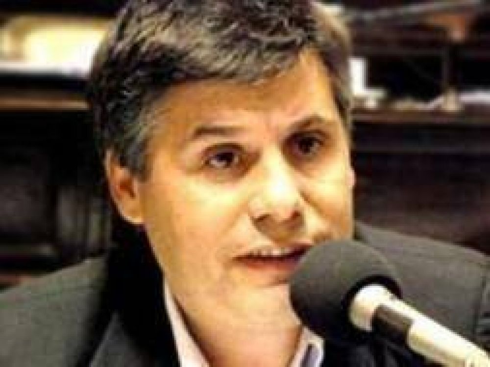 Martello pidi� "precisiones" sobre las "negociaciones" de Scioli y la bonaerense