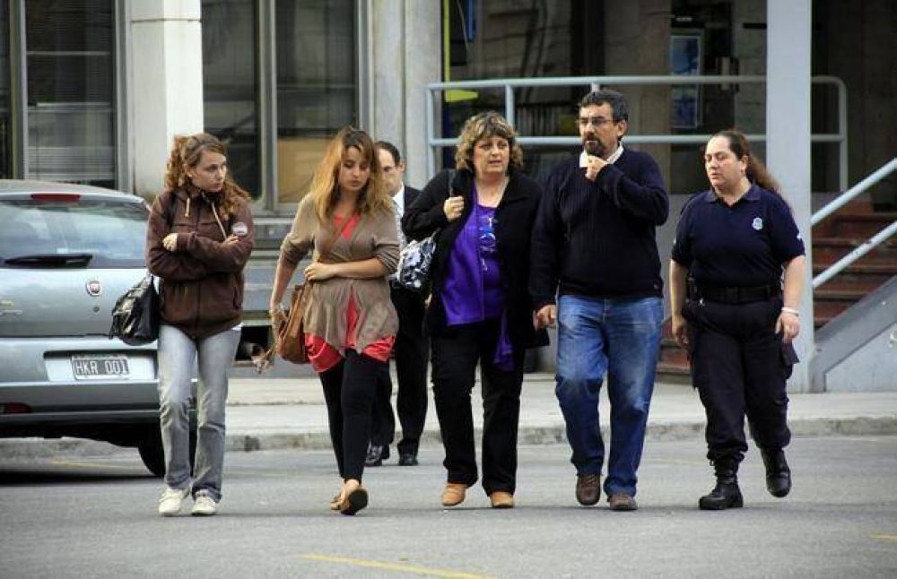 Familiares de Gast�n negaron que Ram�n haya tocado el televisor